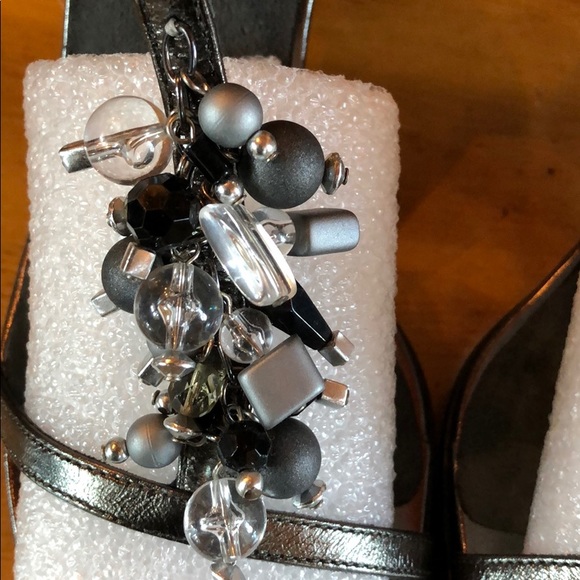 Will’s Fancy Metallic T-Strap Heel - Picture 5 of 7